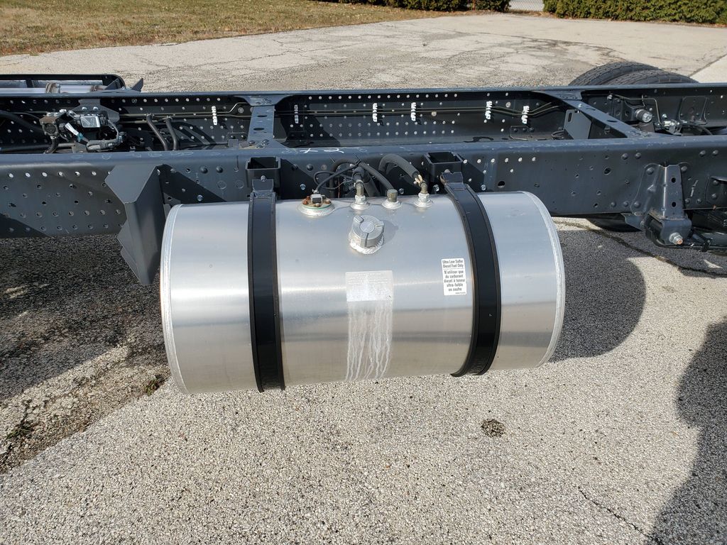 Slide images of 2024 ISUZU NRR