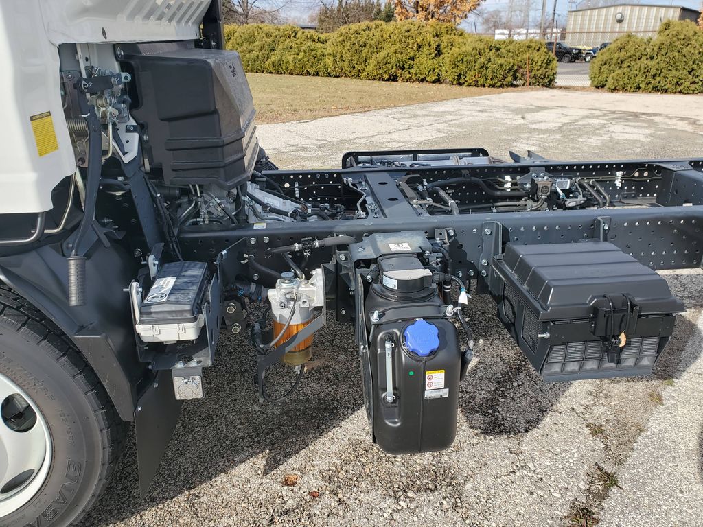 Slide images of 2024 ISUZU NRR