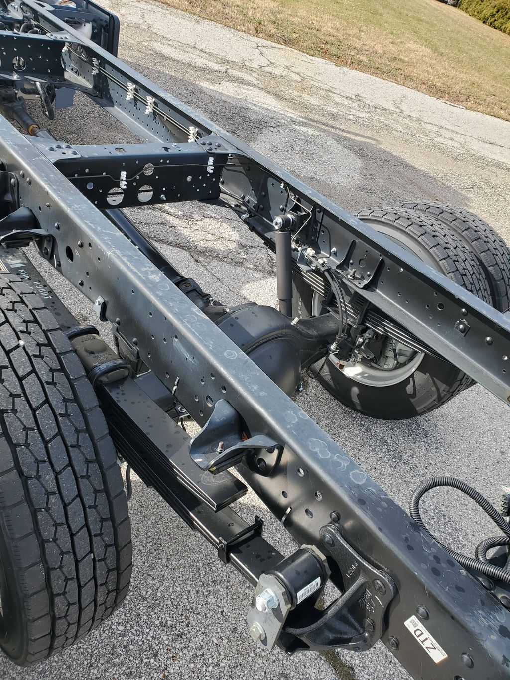 Slide images of 2024 ISUZU NRR