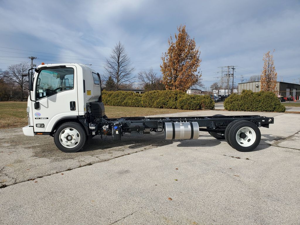 Slide images of 2024 ISUZU NRR