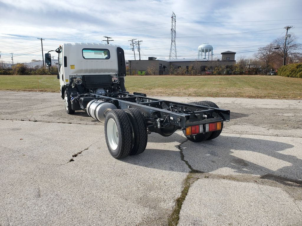 Slide images of 2024 ISUZU NRR