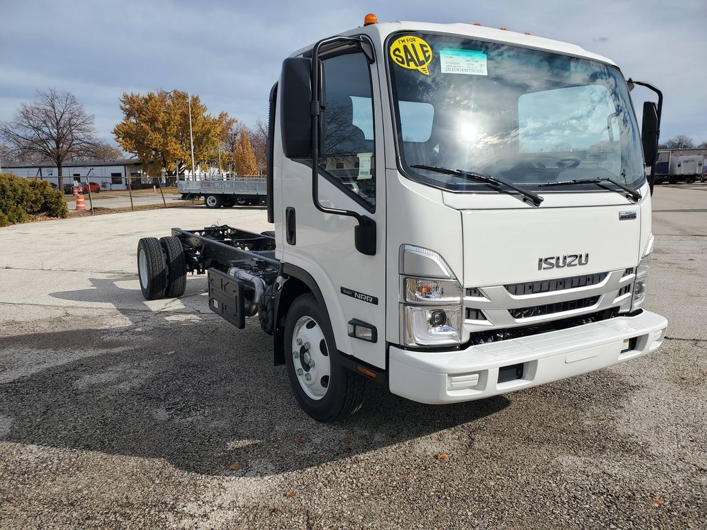 Slide images of 2024 ISUZU NRR