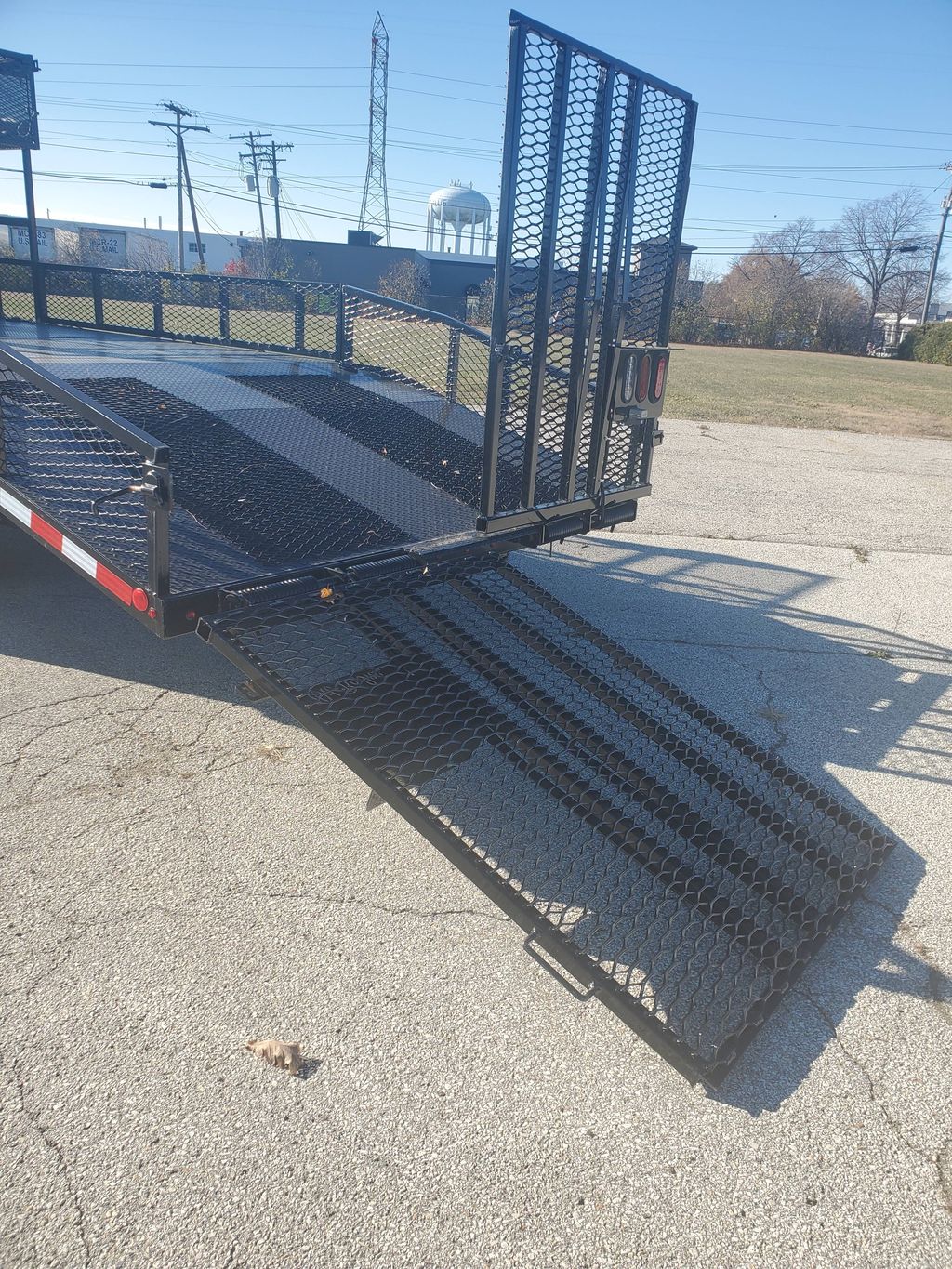 Slide images of 2025 ISUZU NPR GAS-HD