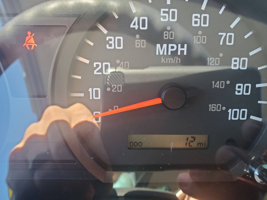 Slide images of 2025 ISUZU NPR GAS-HD