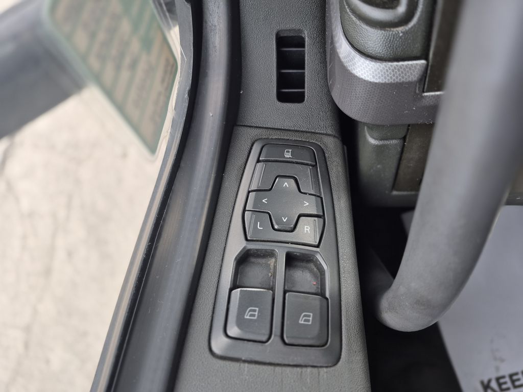 Slide images of 2023 VOLVO VNL64T760