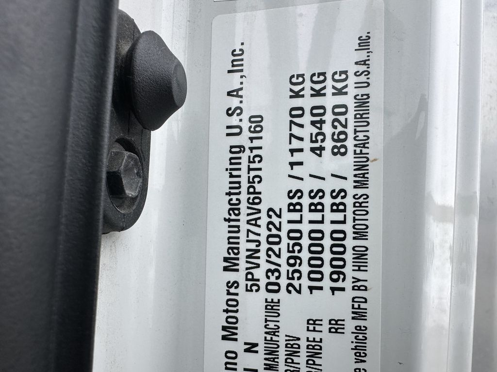 Slide images of 2023 HINO L6