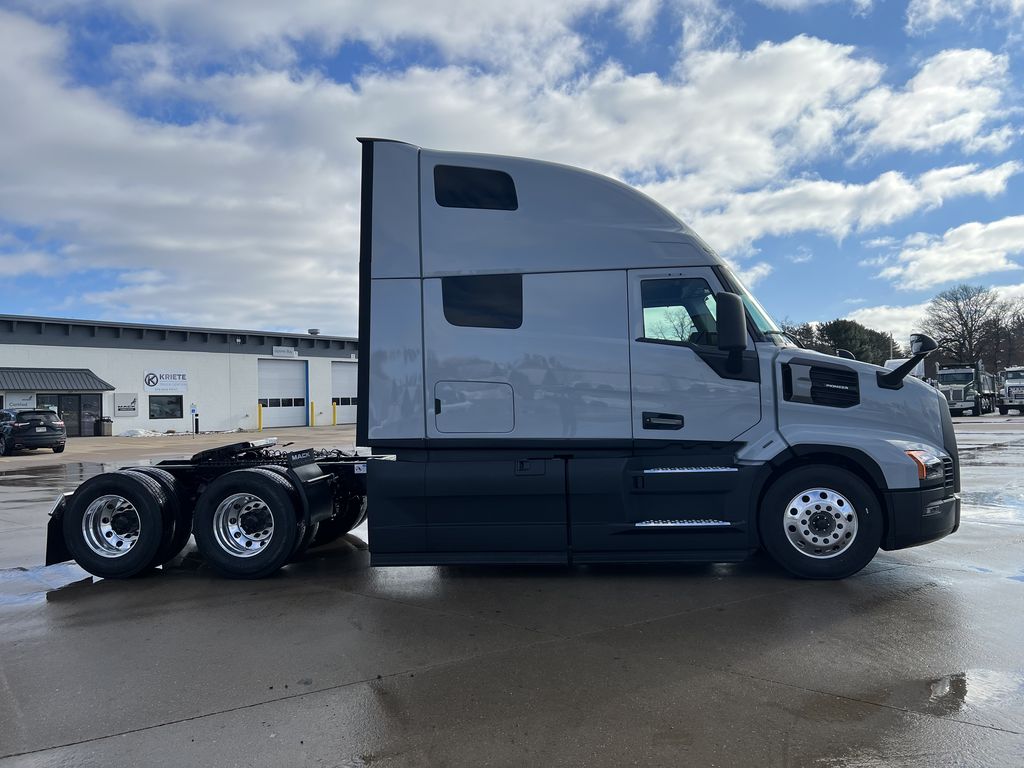 Slide images of 2026 MACK PIONEER 64T 76H