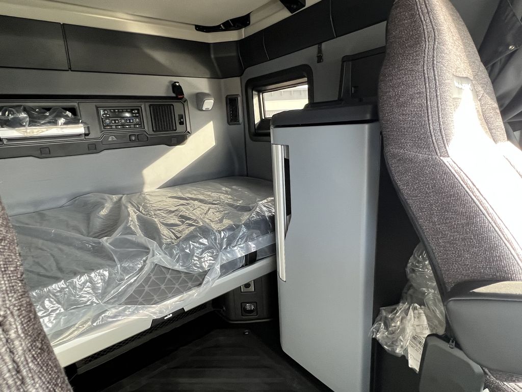 Slide images of 2026 MACK PIONEER 64T 76H