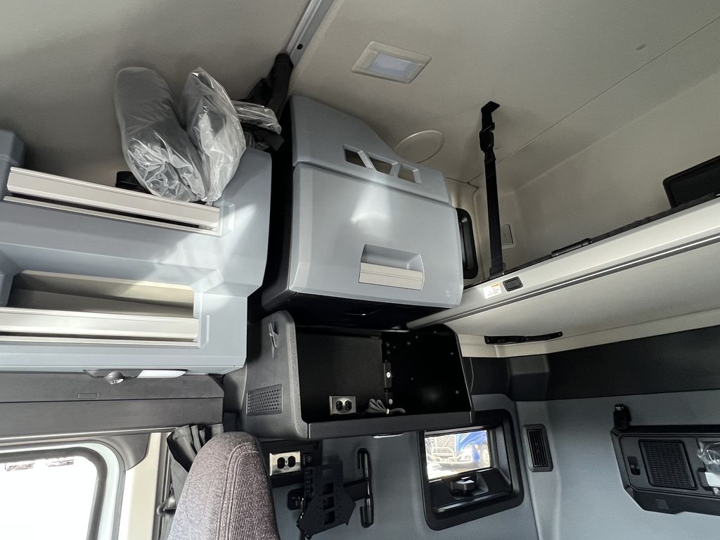 Slide images of 2026 MACK PIONEER 64T 76H