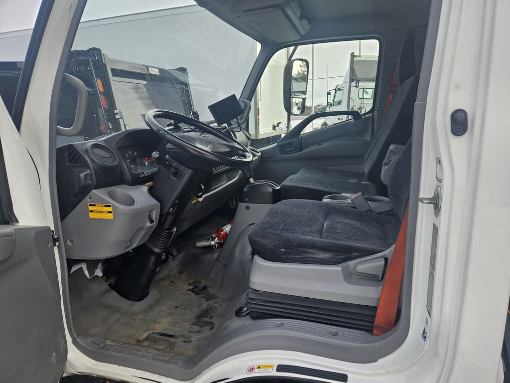 Slide images of 2018 HINO 195 