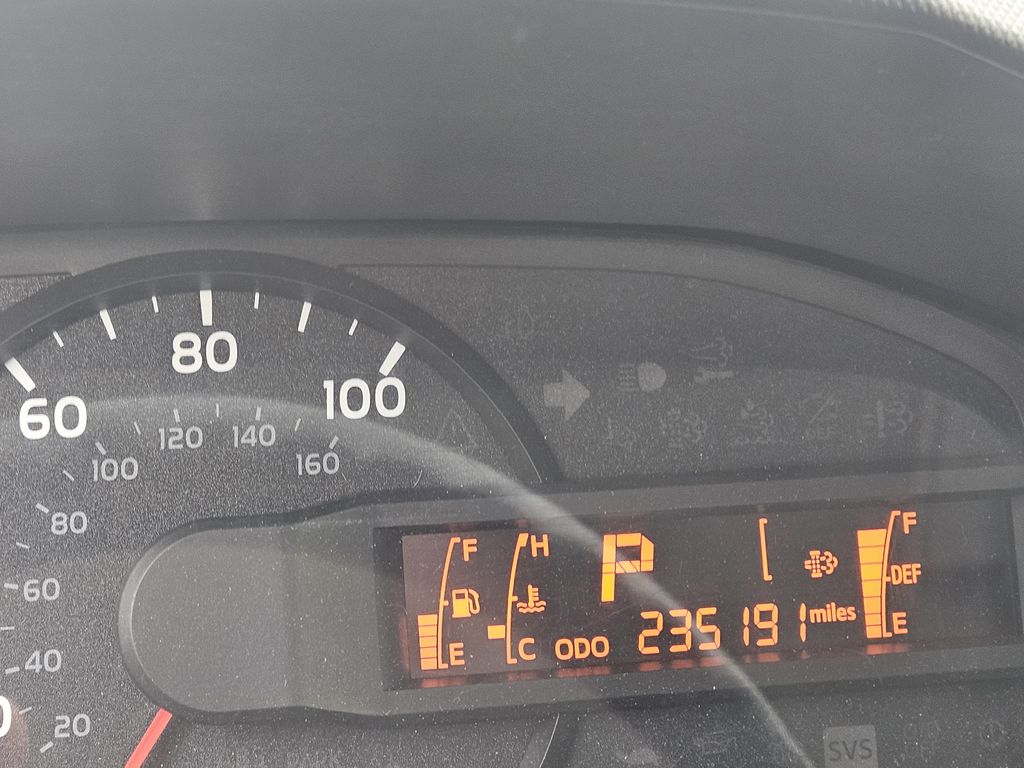 Slide images of 2018 HINO 195 