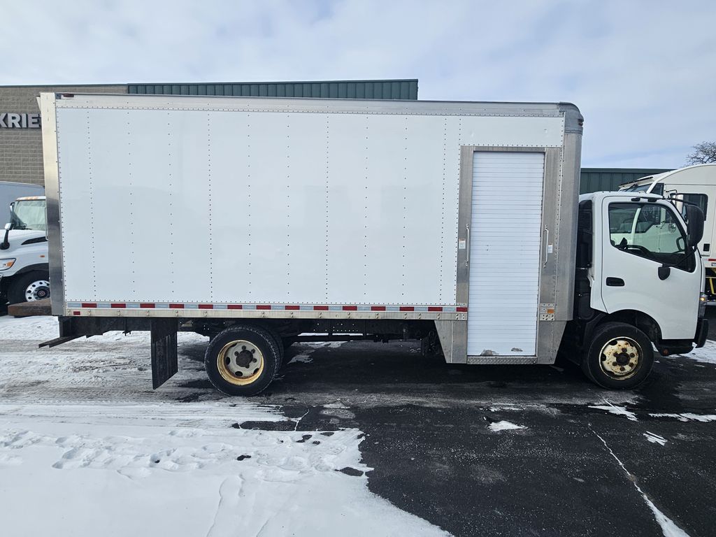 Slide images of 2018 HINO 195 