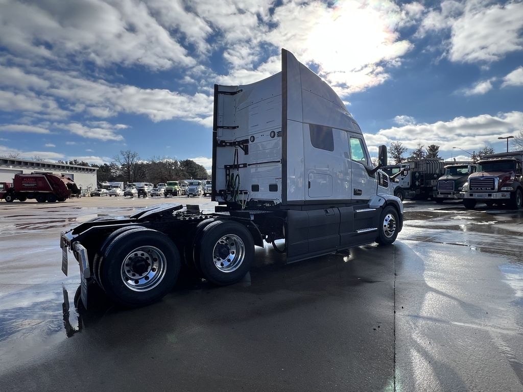 Slide images of 2026 MACK PIONEER 64T 64M