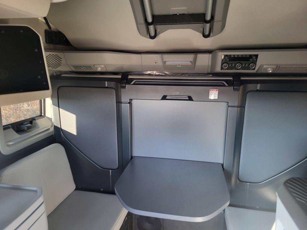 Slide images of 2026 VOLVO VNL64T860