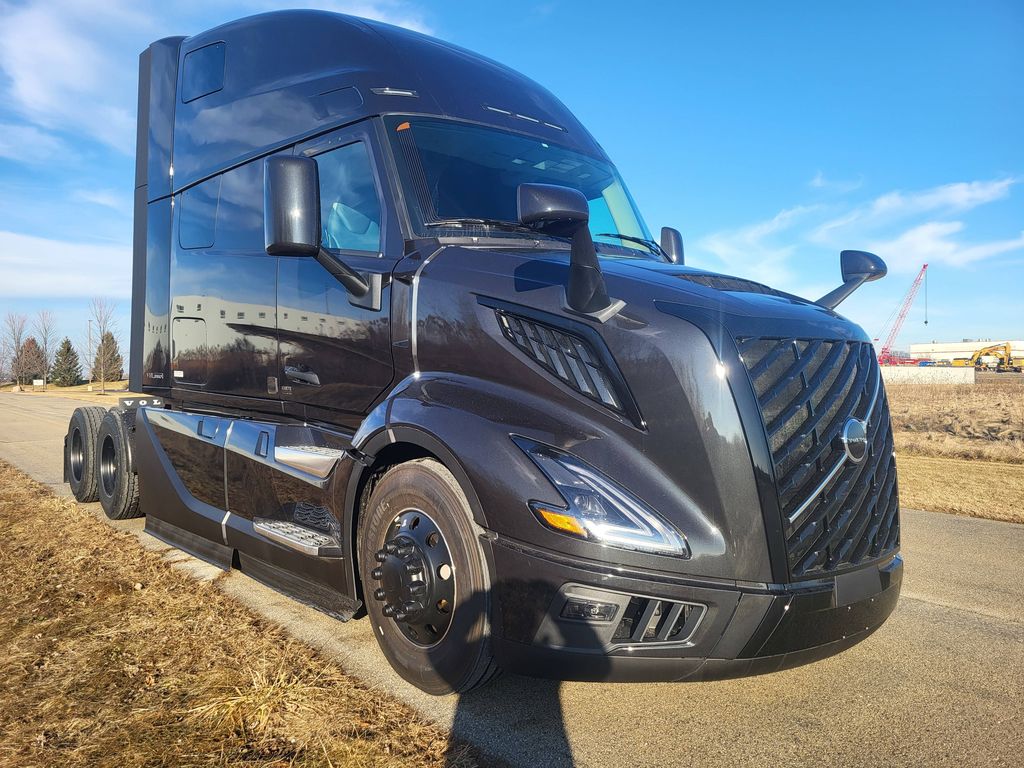 Slide images of 2026 VOLVO VNL64T860