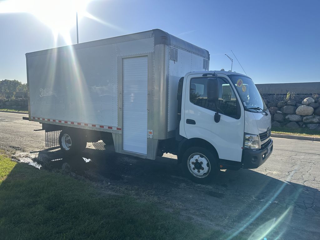 Slide images of 2018 HINO 195