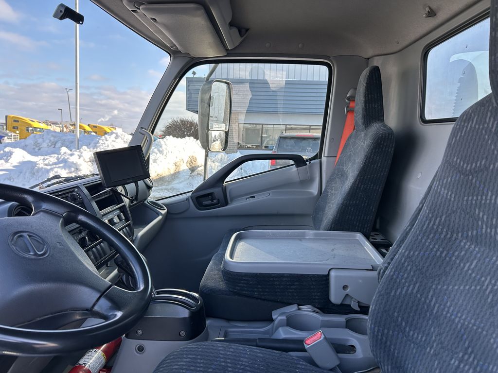 Slide images of 2018 HINO 195