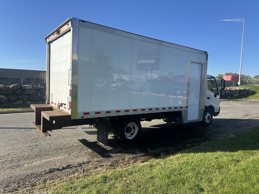 Slide images of 2018 HINO 195