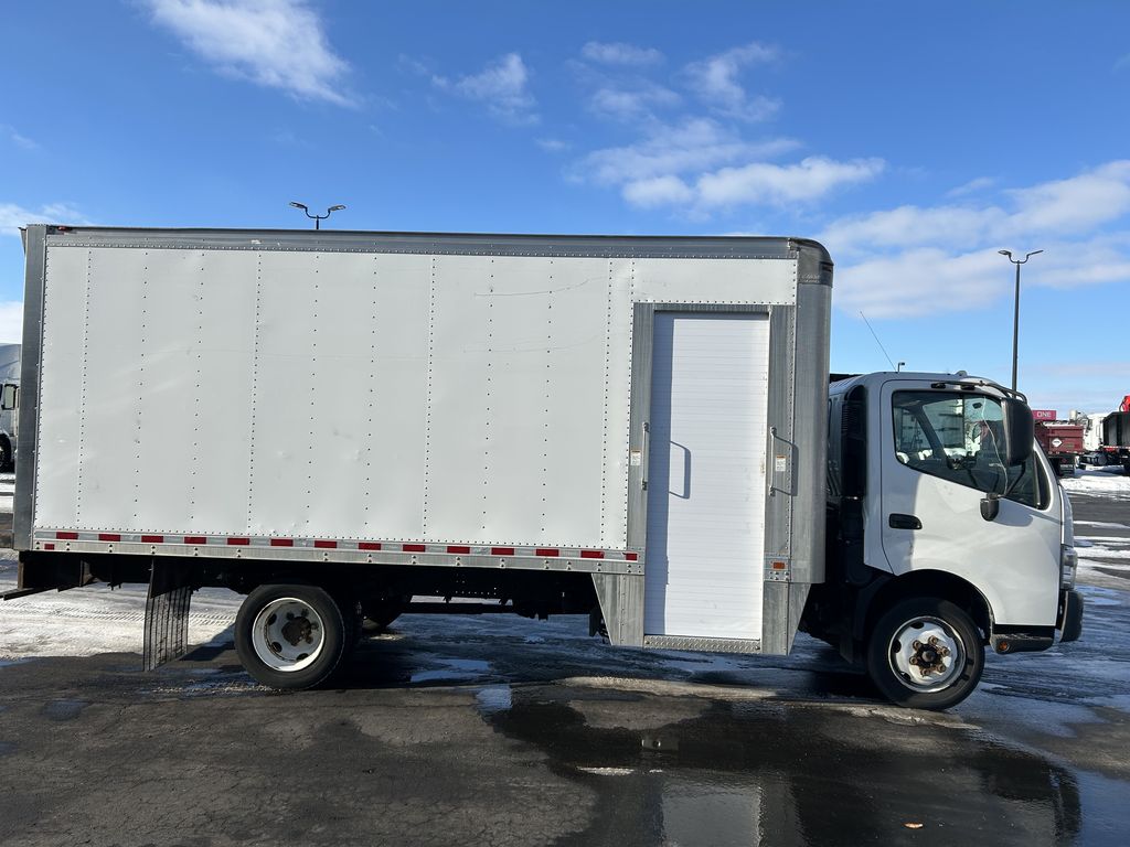 Slide images of 2018 HINO 195