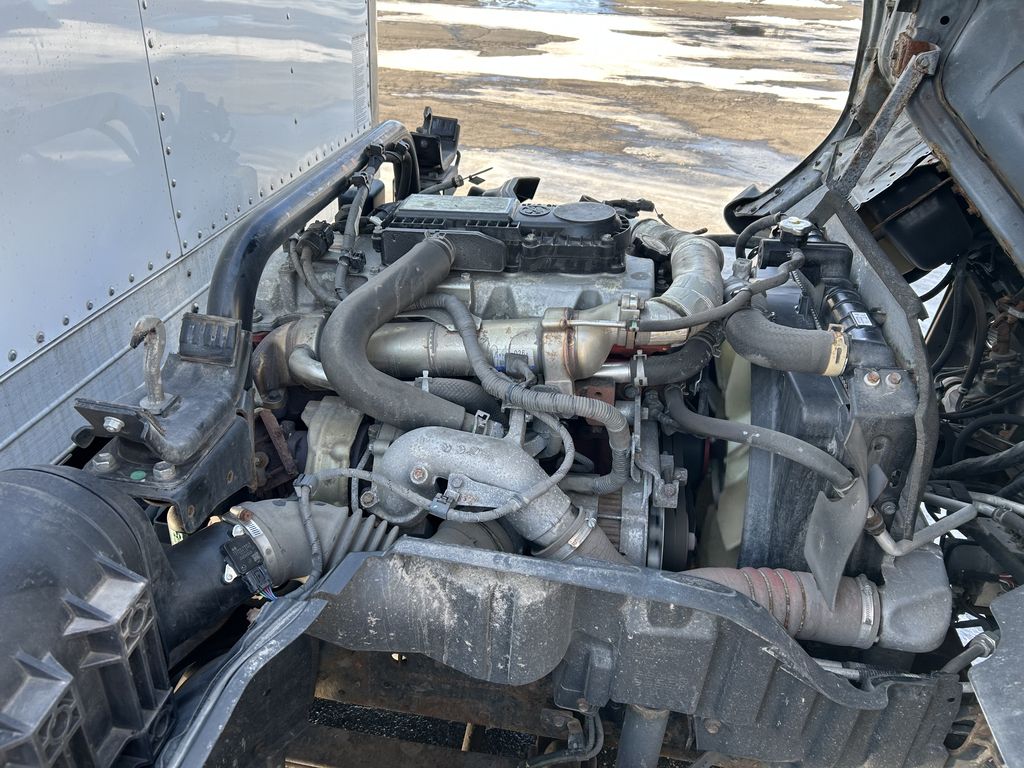 Slide images of 2018 HINO 195