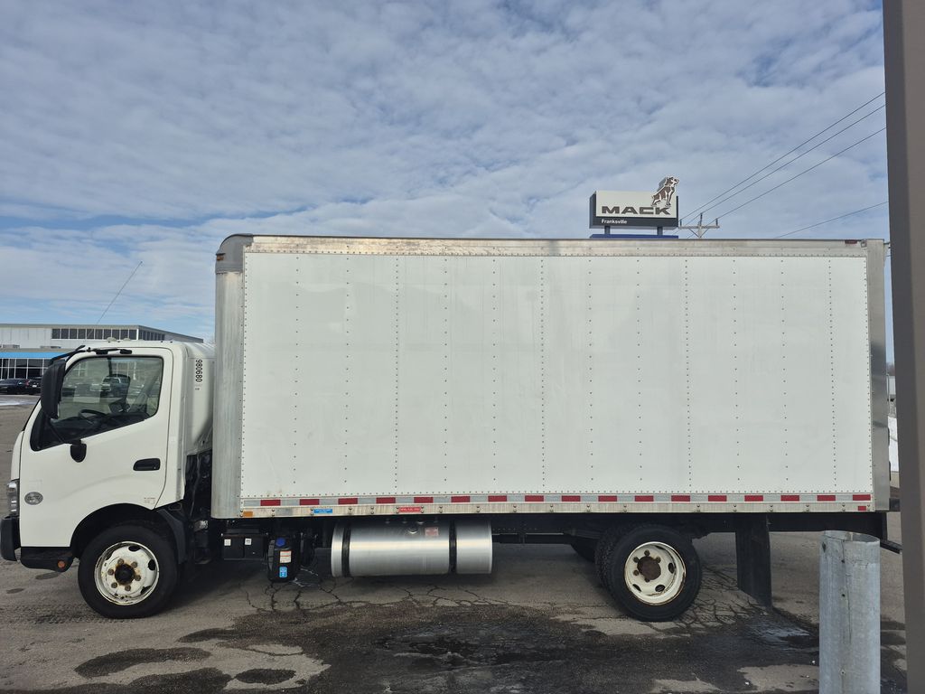 Slide images of 2018 HINO 195