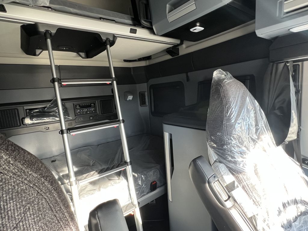 Slide images of 2026 MACK PIONEER 64T 76H