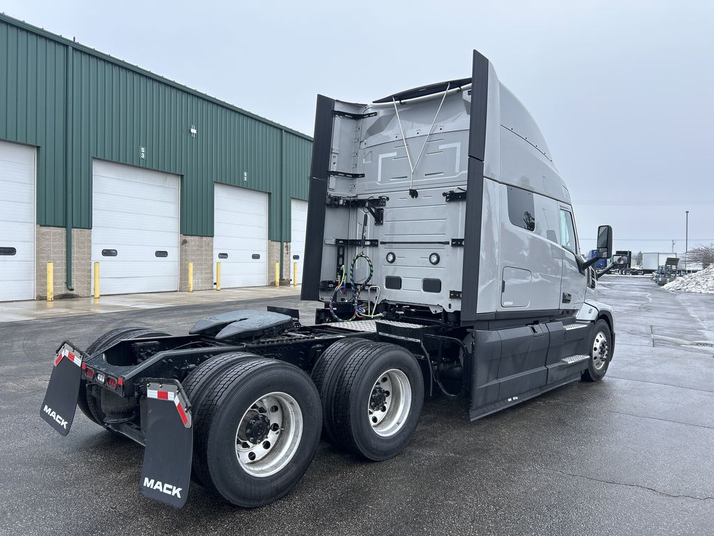 Slide images of 2026 MACK PIONEER 64T 76M