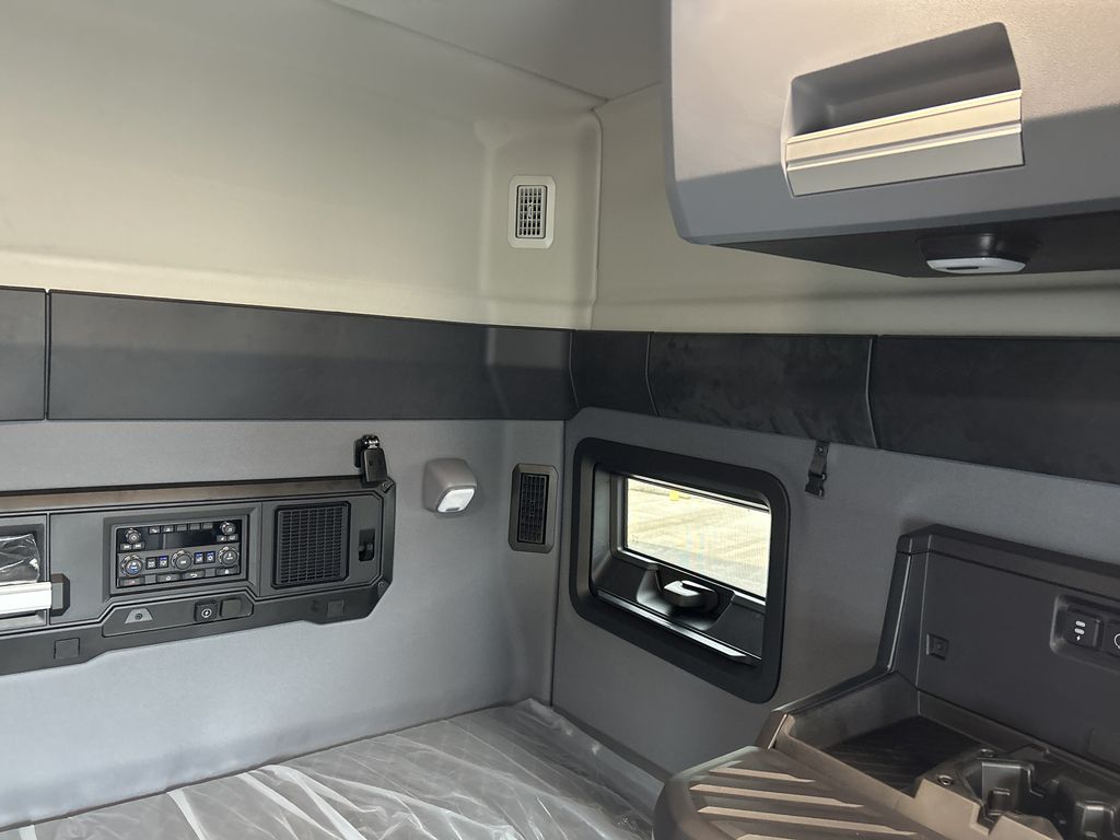 Slide images of 2026 MACK PIONEER 64T 76M