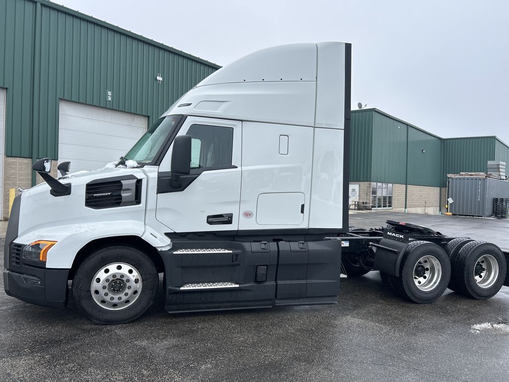 Slide images of 2026 MACK PIONEER 64T 44M