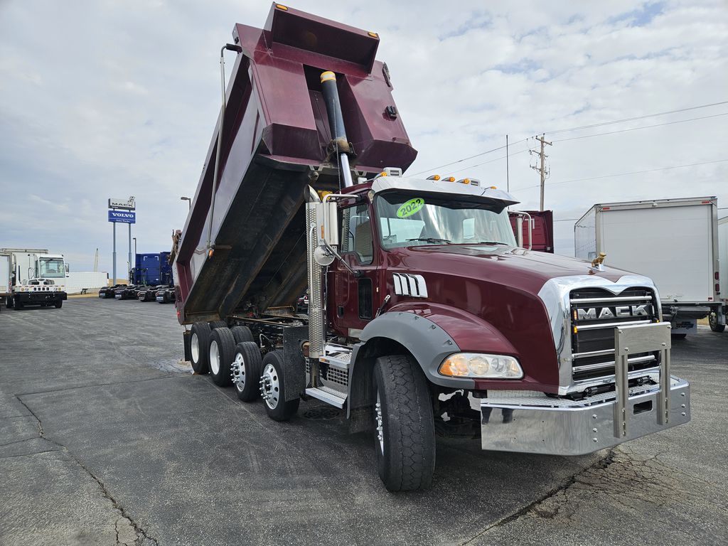 Slide images of 2022 MACK GR104B