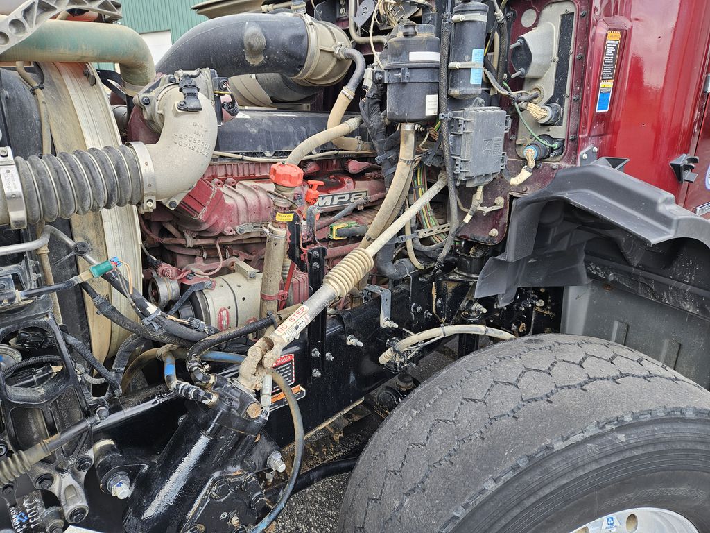 Slide images of 2022 MACK GR104B