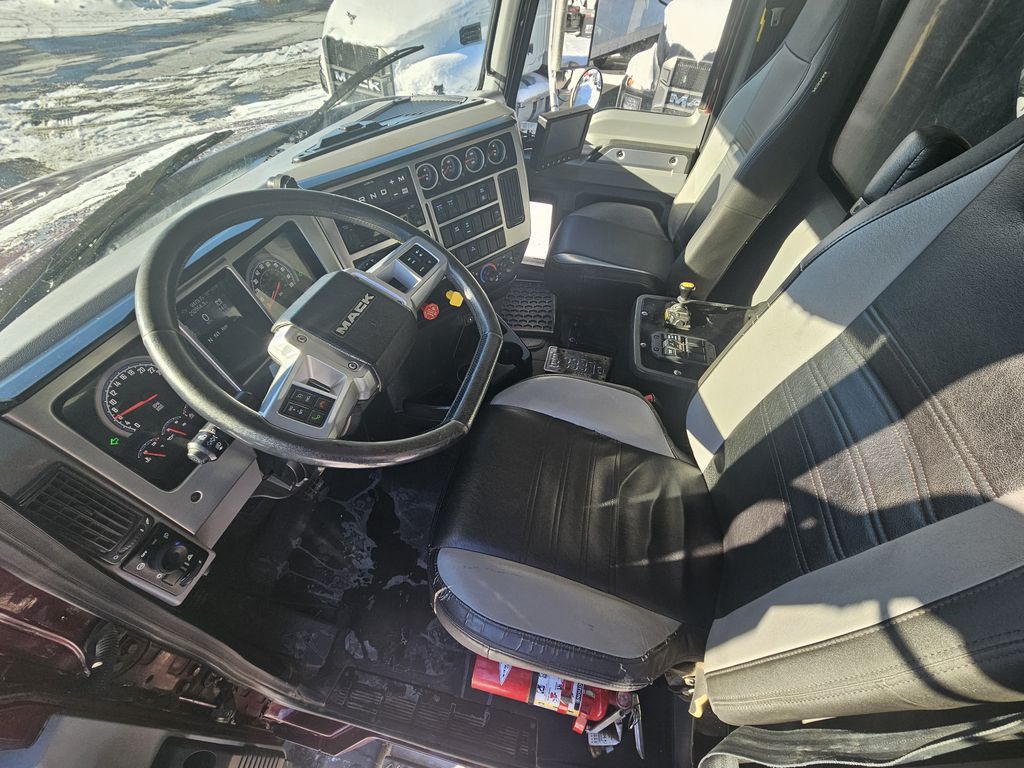 Slide images of 2022 MACK GR104B 