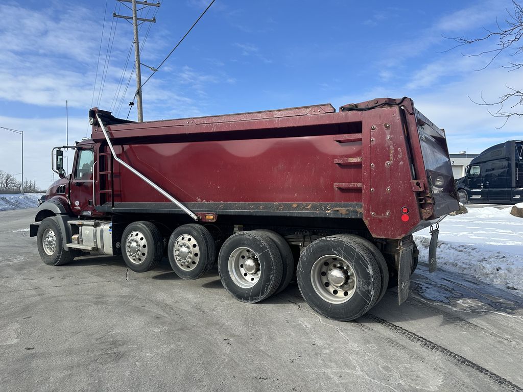 Slide images of 2022 MACK GR104B