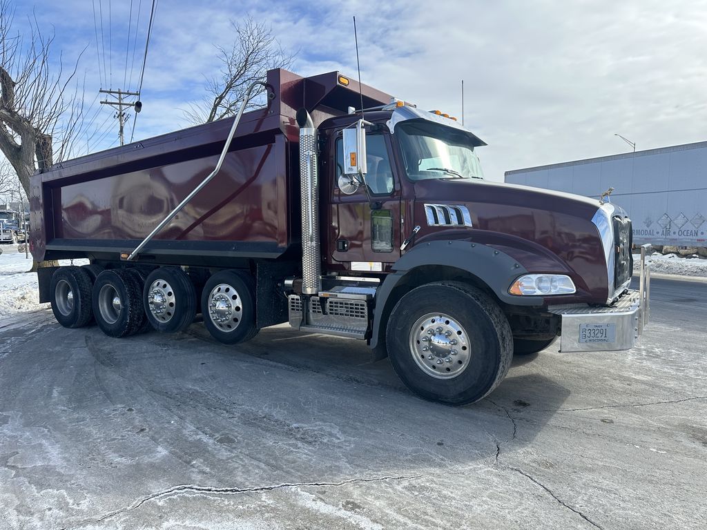 Slide images of 2022 MACK GR104B