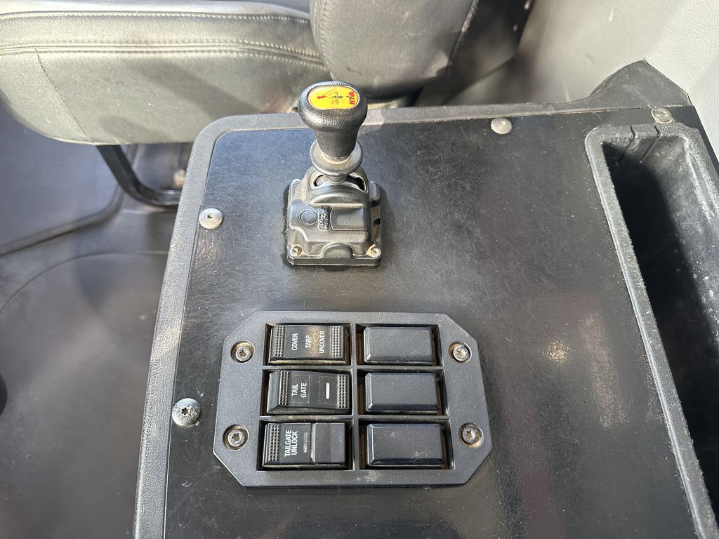 Slide images of 2022 MACK GR104B