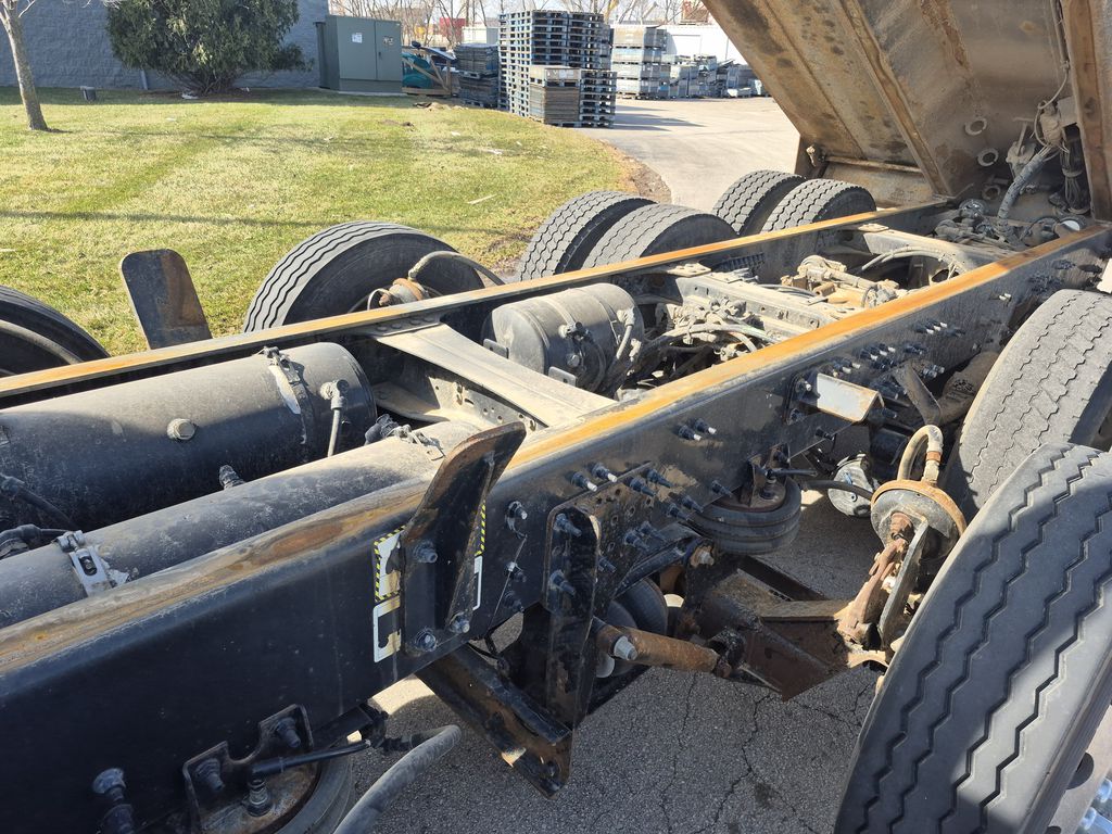 Slide images of 2022 MACK GR104BR