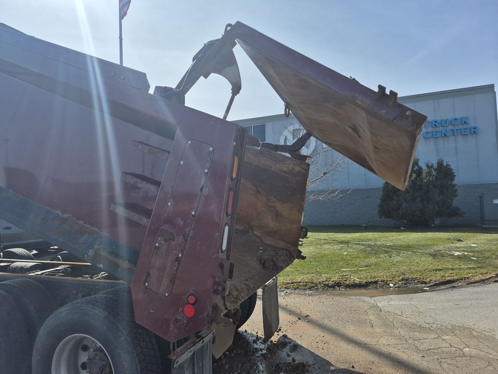 Slide images of 2022 MACK GR104BR