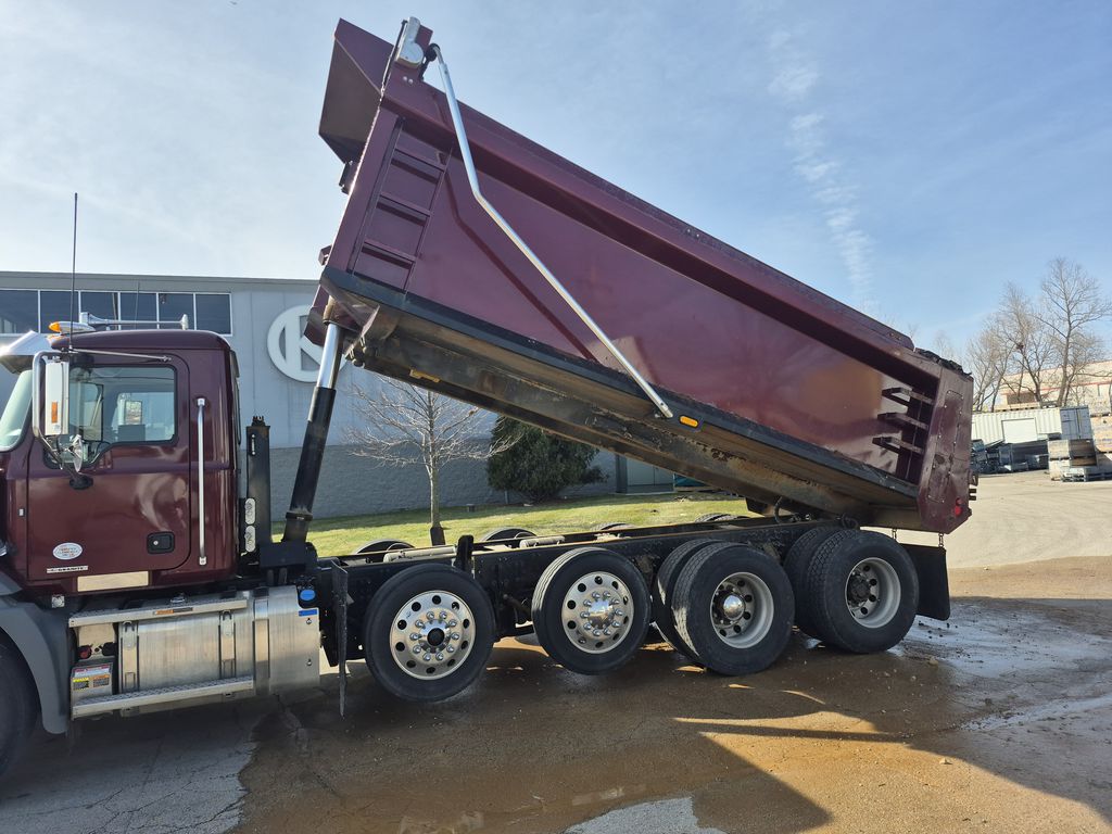 Slide images of 2022 MACK GR104BR
