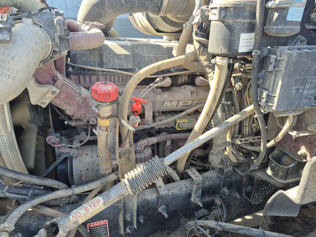 Slide images of 2022 MACK GR104BR