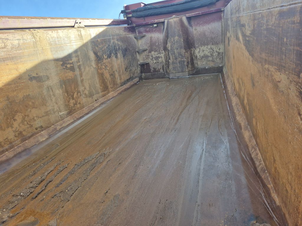 Slide images of 2022 MACK GR104BR