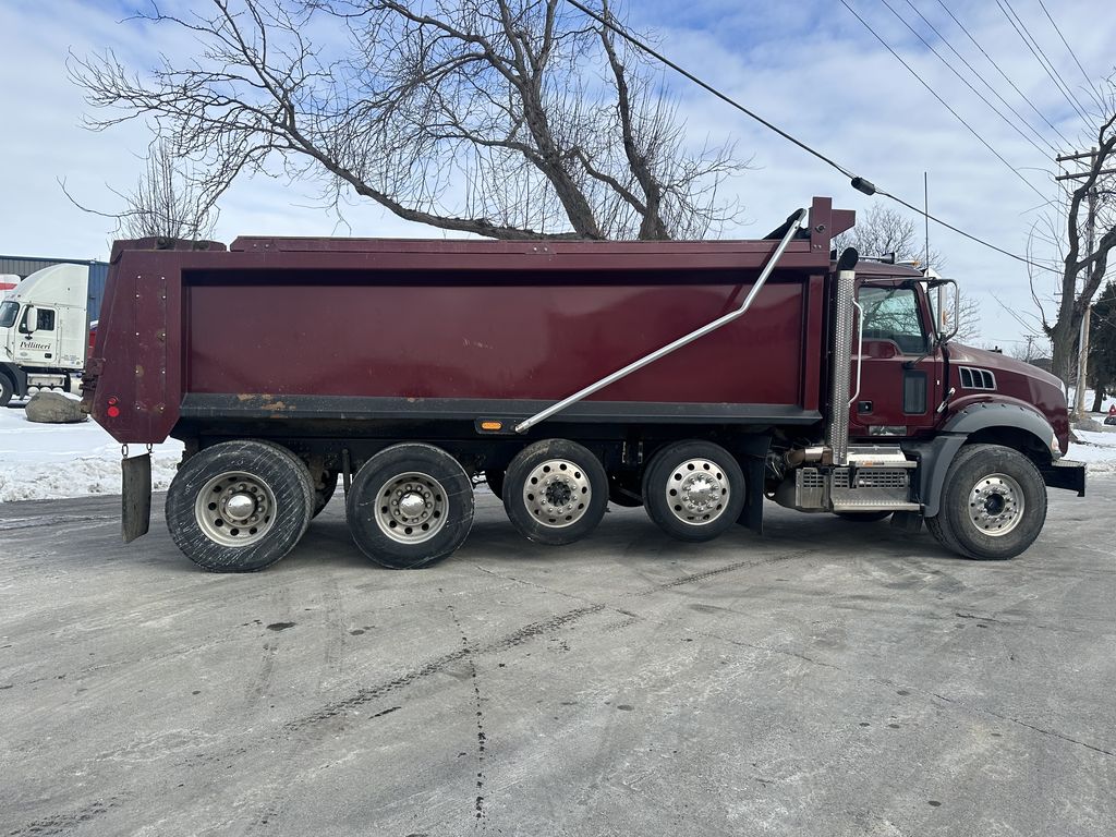 Slide images of 2022 MACK GR104BR