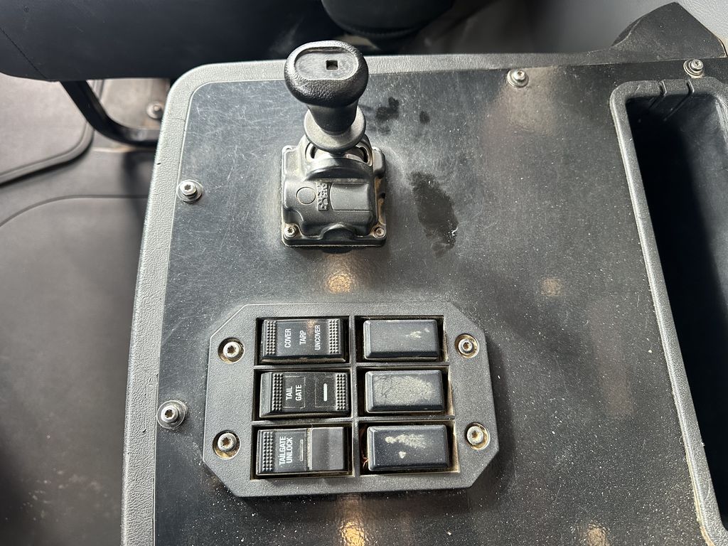 Slide images of 2022 MACK GR104BR