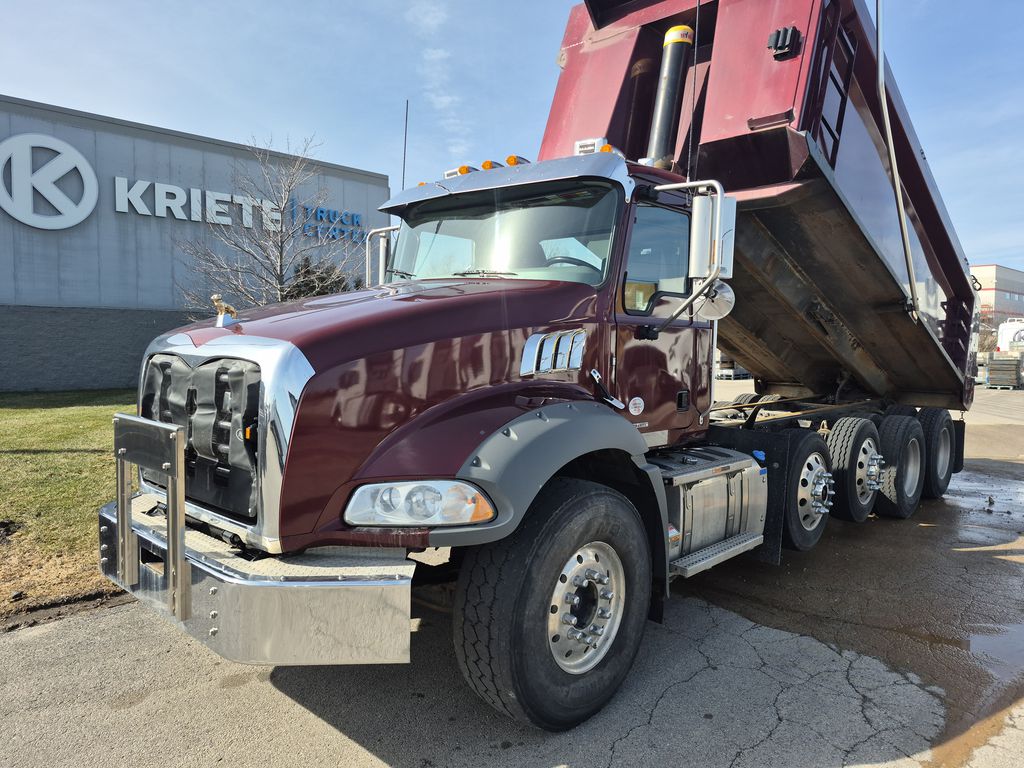 Slide images of 2022 MACK GR104BR