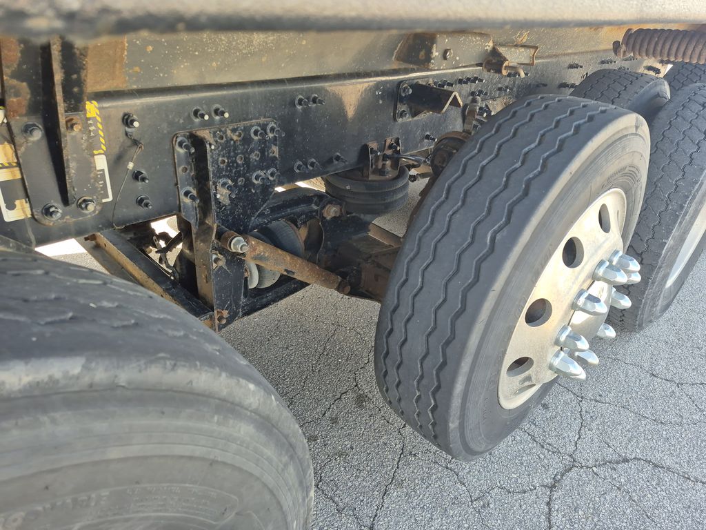 Slide images of 2022 MACK GR104BR