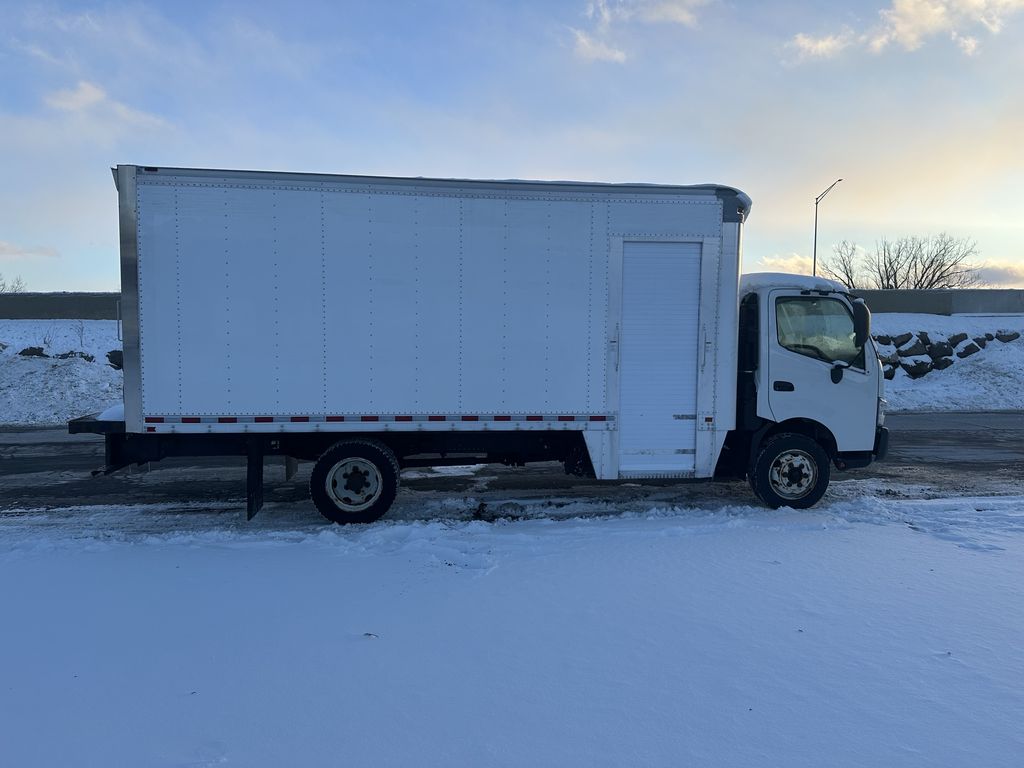 Slide images of 2018 HINO 195