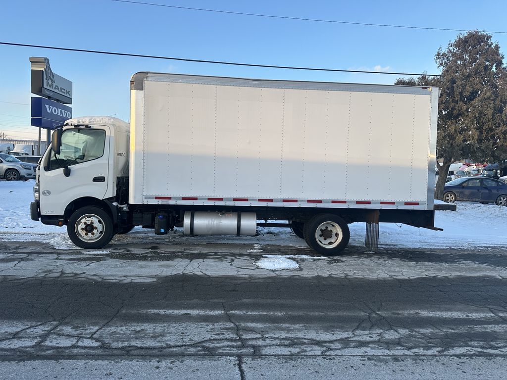 Slide images of 2018 HINO 195