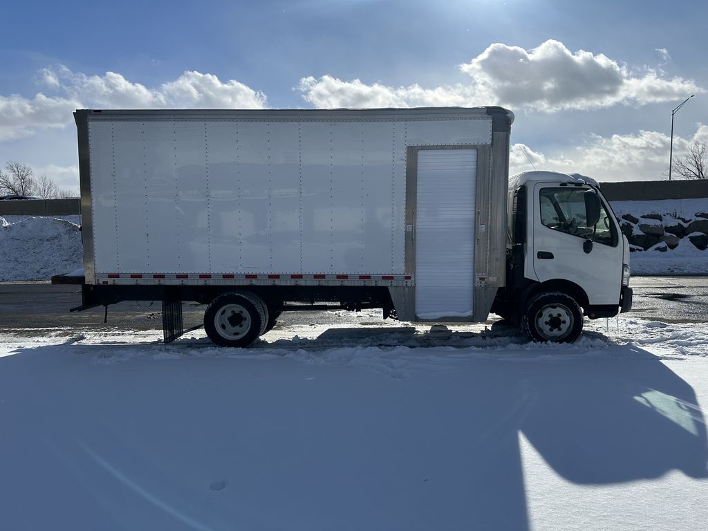 Slide images of 2018 HINO 195