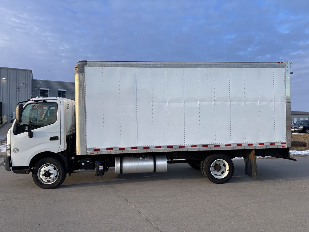 Slide images of 2018 HINO 195