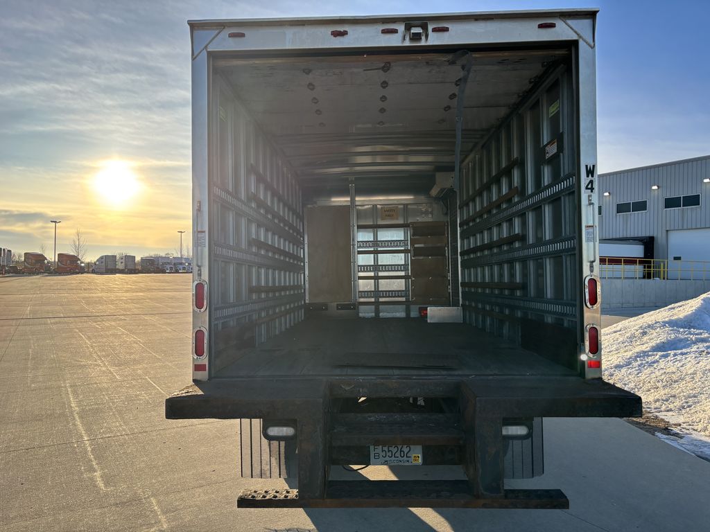 Slide images of 2018 HINO 195