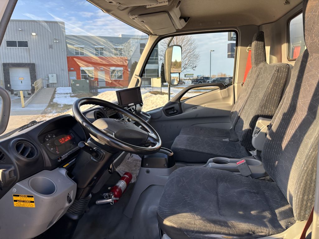 Slide images of 2018 HINO 195